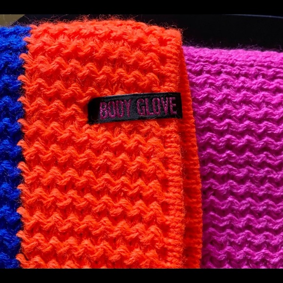 Body Glove Ready to Wrap Pink, Blue, Gray & Orange Striped Winter Hat & Scarf - Picture 9 of 12